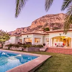 فيلة Casa Semesa