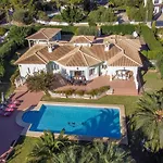فيلة Casa Semesa *